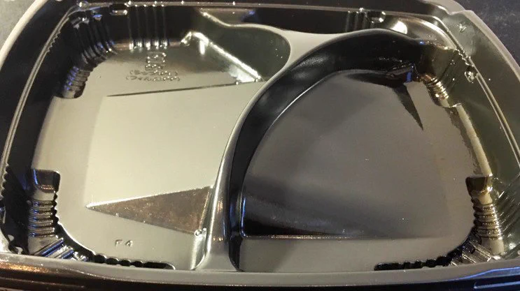 これはひどい…こっそり弁当の量を減らしてくるコンビニ弁当が悲惨。