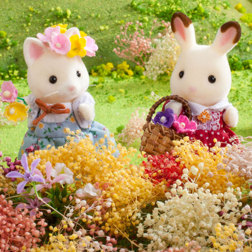 シルバニアファミリー 公式 On Twitter お花摘みにやってきたショコラウサギのフレアちゃんと シルクネコのティファニーちゃん みてみて お花のかんむり わあ ティファニーちゃん かわいい わたしにも作ってほしいな うん ちょっと待っててね