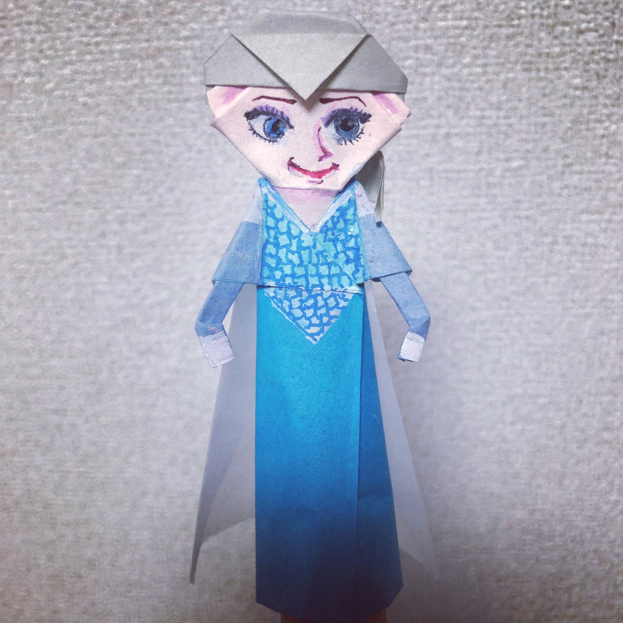 Twitter 上的 ゆうちゃん ディズニー好きな女の子からの依頼で作成した アナと雪の女王の折り紙エルサ エルサ ディズニープリンセス ディズニー アナ雪 折り紙 折り紙指人形 折り紙作品 Disney Frozen Elsa T Co Wfzfiv9ewe Twitter