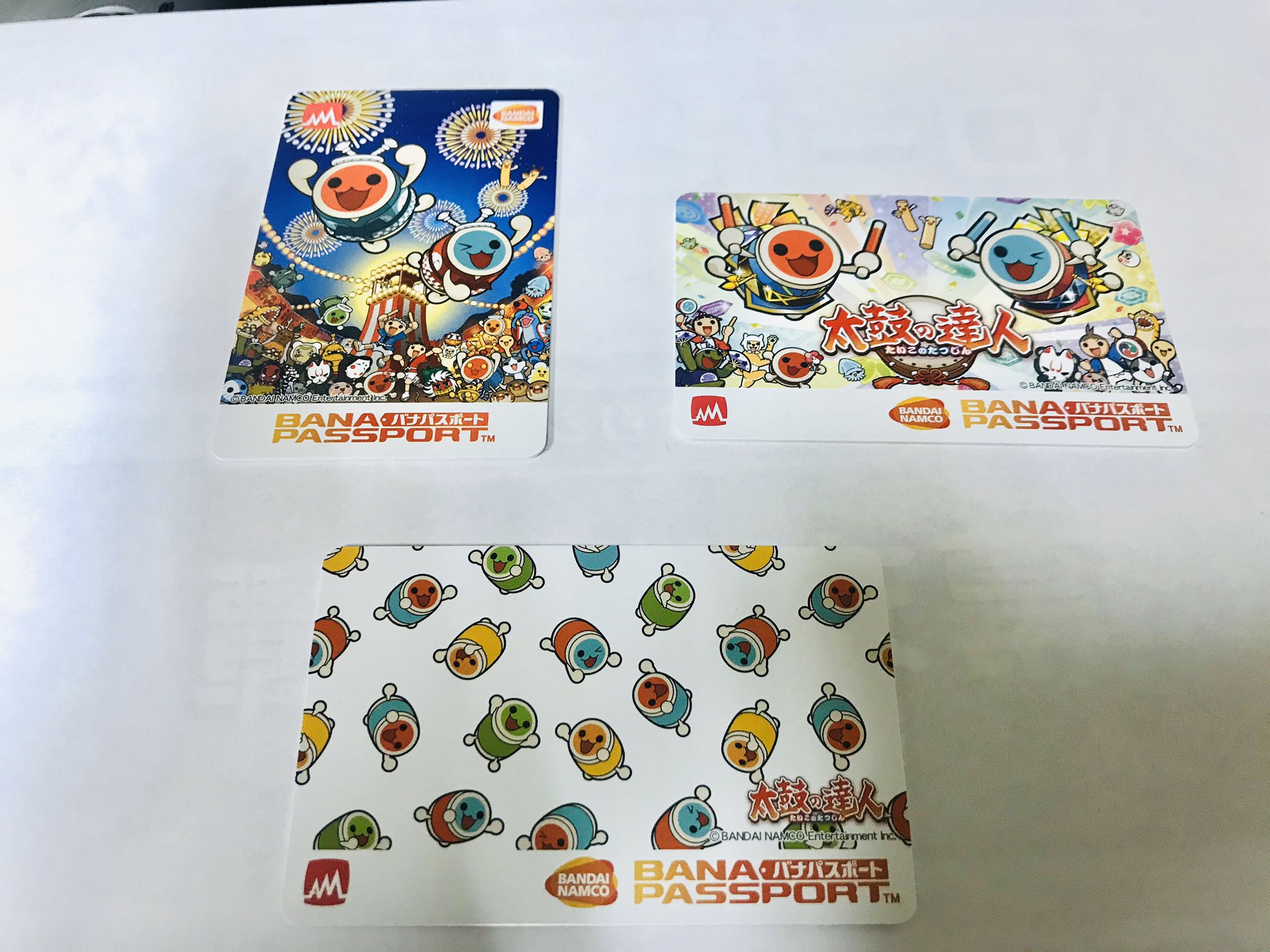 Goichari 明日から稼働予定の 太鼓の達人 ニジイロver 稼働記念となる太鼓の達人柄のバナパスポートカードが到着 全部で三種類の絵柄となっています 明日の開店からカード券売機にて販売予定ですよ 五井チャリ 太鼓の達人 T Co oruxpi4g