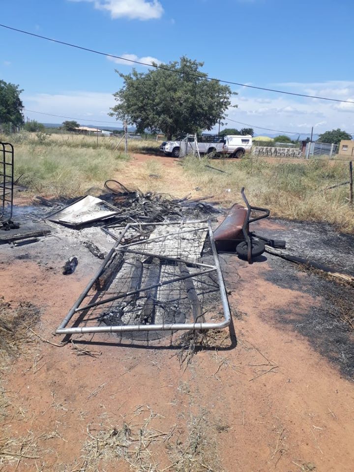 _ArriveAlive's tweet photo. Two suspects nabbed for various crimes including malicious damage to property https://t.co/UR3edrva7Z
#ArriveAlive #MaliciousDamage #Property @SAPoliceService https://t.co/x5vshaUIgT