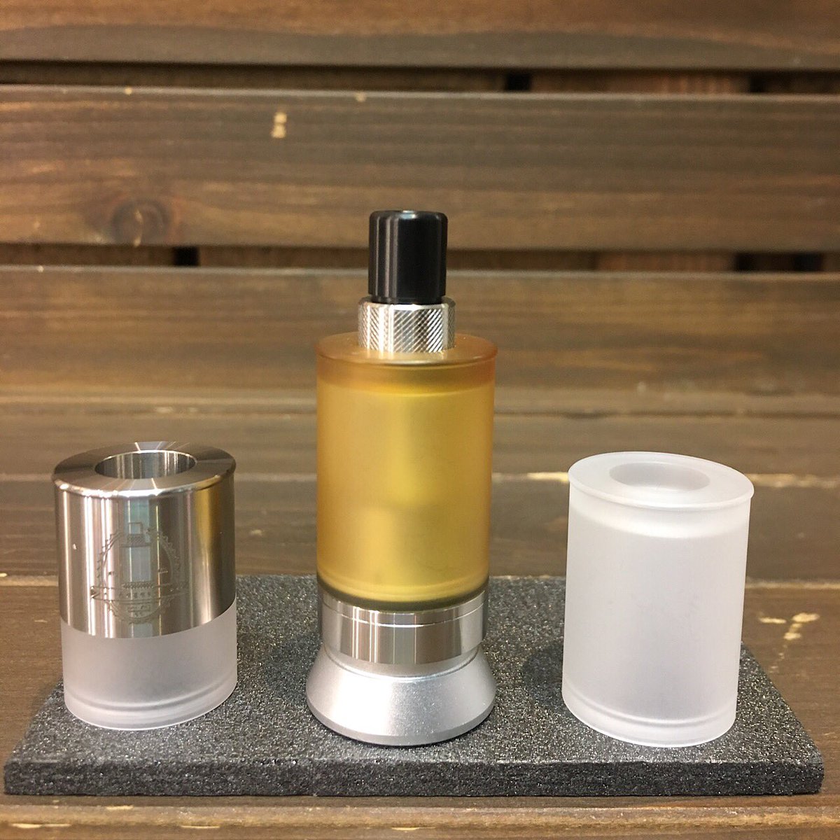 VapeShop_Frog's tweet photo. 入荷直後から早速在庫僅かになりつつあるAuguse RTA 22mmを、少数ですがBASEにUP致しました🙇♂️
https://t.co/XYuHdPDlKZ
僕も愛用しておりますがとても優秀なRTAなので、是非使ってみて下さい🐸
#frog #仙台 #vape #rta #auguserta https://t.co/59lsAkGR0N