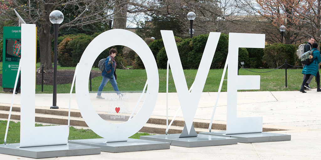 NOVAcommcollege's tweet image. Join us in supporting NOVA's response to the #COVID19 pandemic by contributing now to the NOVA COVID-19 Emergency Student Aid Fund to facilitate the rapid delivery of funding to our #NOVANighthawks who need it most. #BoldlyNOVA 

bit.ly/3adYqnc  #SupportNOVANighthawks