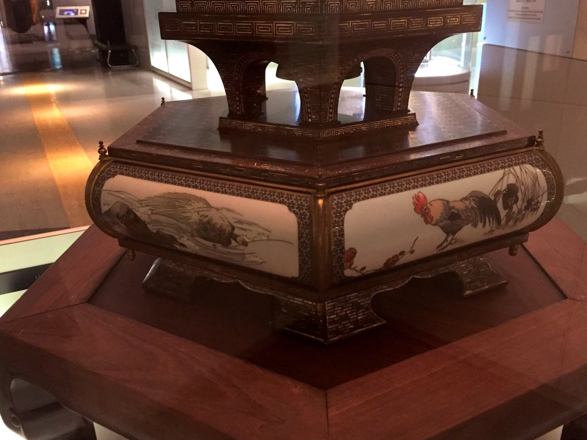 保志 あと作中で話題になった不定時法を採用した時計が気になる人は 上野博物館の日本館や地球館展示の万年時計を一度見ておくべきだぞ 割駒式時計の歴史は試行錯誤の歴史だ フランスの数の数え方笑えないぞ当時の日本