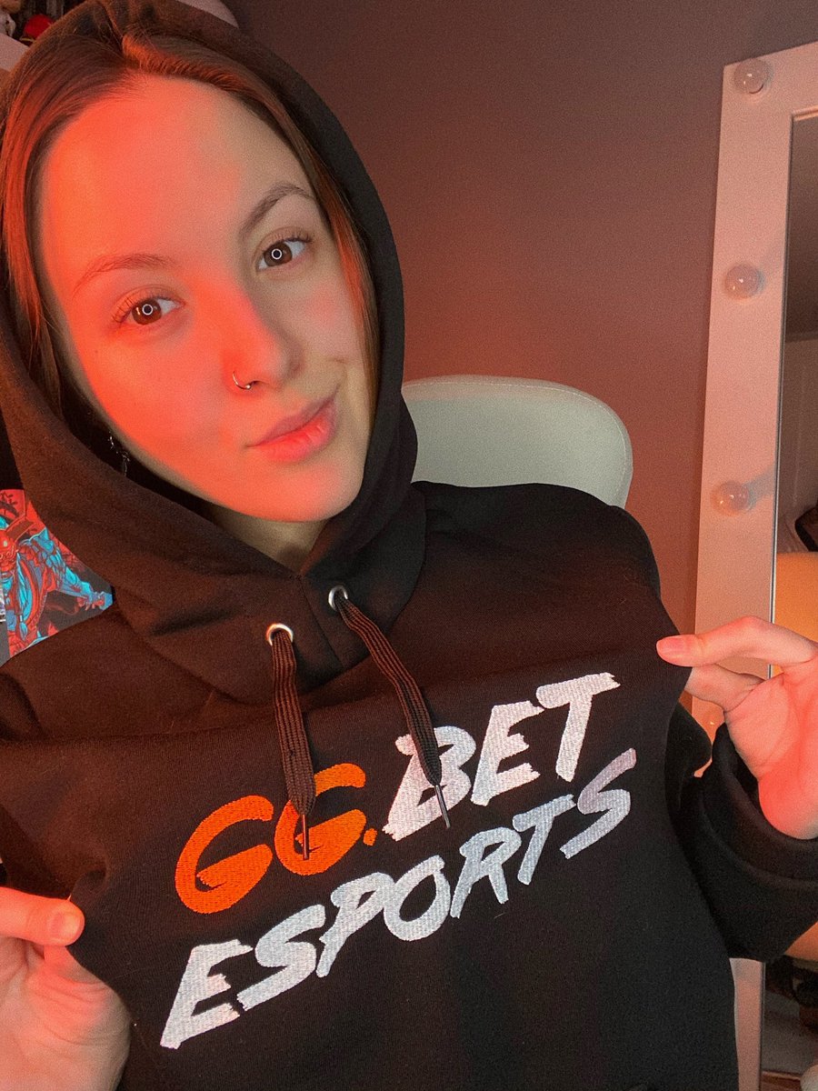 MYermolina's tweet photo. Ребятулечки! Мои друзья из @ggbet_russia запускают розыгрыш жирнющих призов - игровых девайсов Logitech и 4-х аркан на Рубика! Все, что нужно сделать - подписаться на них в Твиттере и ретвитнуть мой пост. Результаты опубликую 30 марта! Погнали?😉 https://t.co/UhHjbBkdC6
