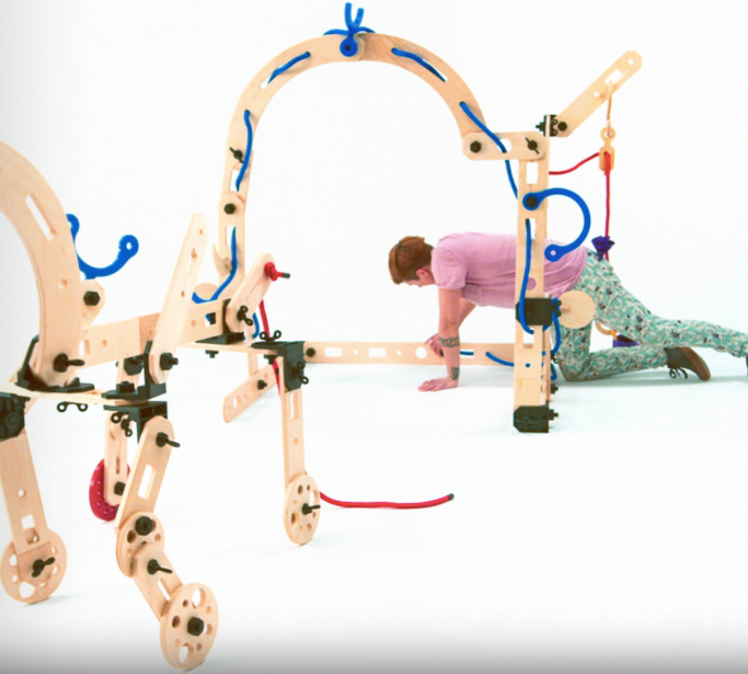 STTip van de week
The Art of Design, een Netflix-serie over de kunst van ontwerpen. In aflevering twee Neri Oxman over Biotechnology. Neri leidt als hoogleraar bij MIT een onderzoeksteam waarbij ze zich laat inspireren door de natuur (Biomimicry). Aanrader. 

^ <a href="/EvaHelmond/">E V A</a>