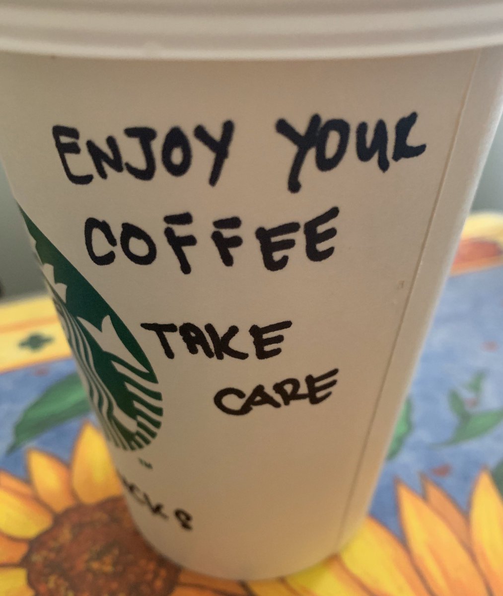 Nivanzoheiry's tweet photo. #Starbucks  free coffe for heath care professionals  😍thank you  #COVIDー19 #StayAtHome https://t.co/l3zTTKqcC7