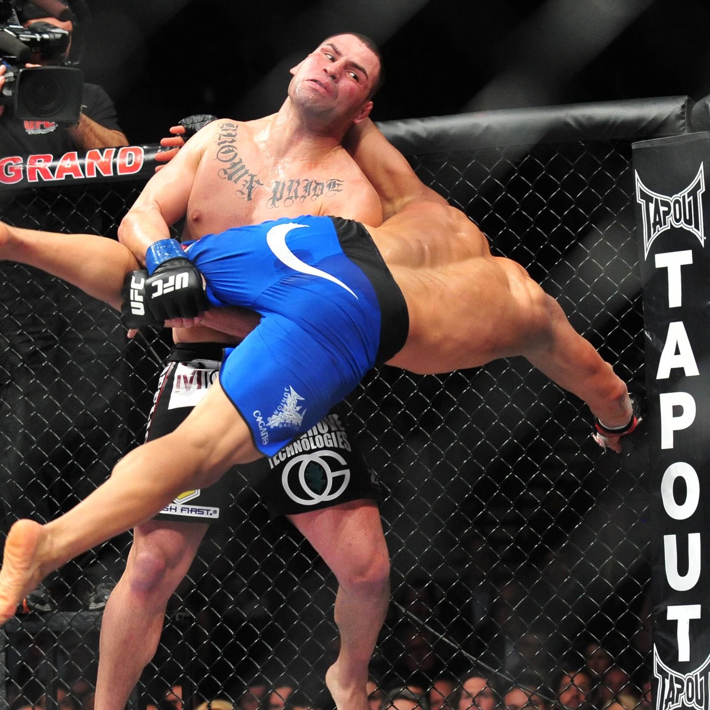 Shxgx Mma ケイン ヴェラスケス 戦績14勝3敗 元ufc世界ヘビー級王者 1012kgというチート級のパンチと無尽蔵のスタミナ 卓越したテイクダウン技術を武器にufcヘビー級王座を2度獲得 Ufcヘビー級史上最強と称される一方で怪我が Shxgx Mma ケイン ヴェラスケス 戦績14勝3敗 元ufc世界ヘビー級王者 1012kgというチート級のパンチと無尽蔵のスタミナ 卓越したテイクダウン技術を武器にufcヘビー級王座を2度獲得 Ufcヘビー級史上最強と称される一方で怪我が