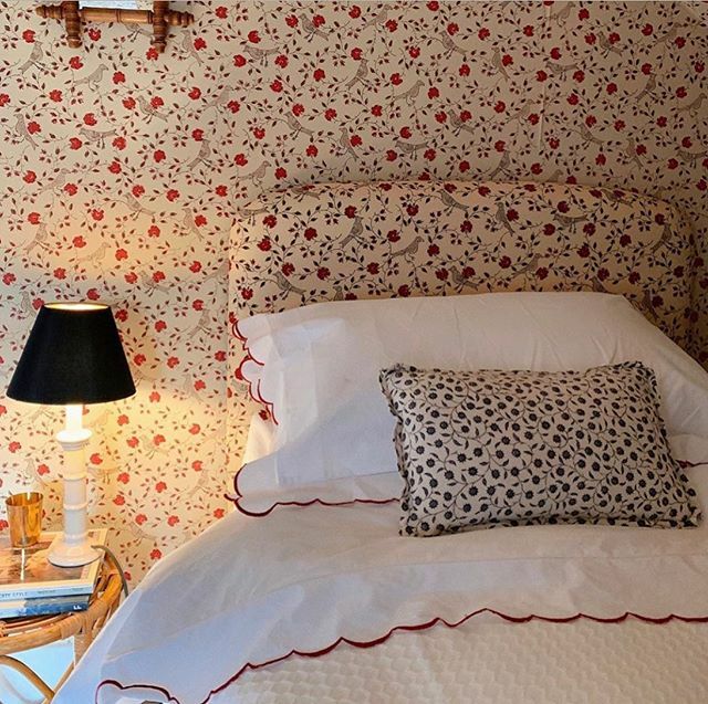 Our small team is working remotely for the time being and orders can be placed through the website as normal. We will also continue to share inspirational images to keep spirits up! This beautiful red scalloped edge linen was made bespoke to fit in with … ift.tt/2Ud8Gqf