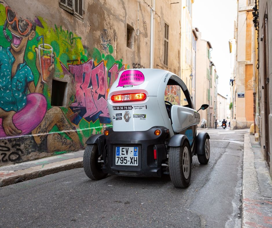 #STARTUP SOLIDAIRE 👉 <a href="/TOTEMmobi/">TOTEM.mobi</a> réserve la location longue durée aux soignants et leur met à disposition ses véhicules électriques. Si vous faites partie du corps médical ou que votre profession vous impose de vous déplacer, contactez soignants@totem-mobi.fr