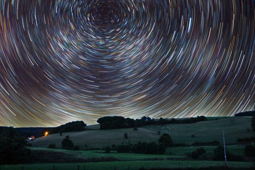 Движение звезд по небосводу. Движение звезд на небе. Мауна кеа звезды. Движение неба и земли. Движение неба и земли.