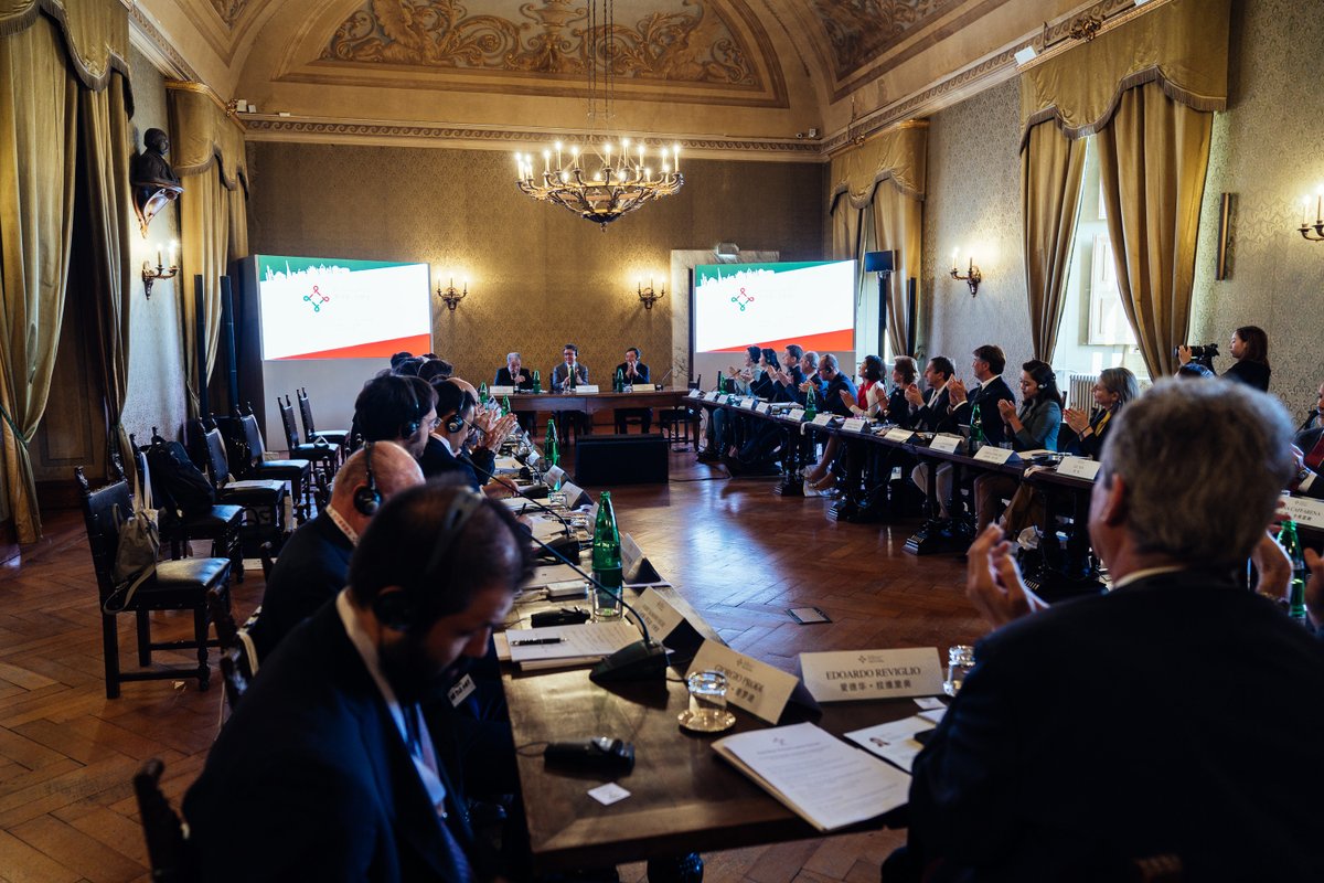 Un anno fa si riuniva a Roma il 1° Summit del China-Italy Philanthropy Forum con <a href="/CSP_live/">Fondazione Compagnia San Paolo</a>, <a href="/FondazioneCRT/">Fondazione CRT</a>, <a href="/FondCariplo/">Fondazione Cariplo</a>, <a href="/FondAgnelli/">Fondazione Agnelli</a>, Fondazione <a href="/Cucinelli/">Brunello Cucinelli</a>, <a href="/DynamoCamp/">Dynamo Camp</a>, Fondazione <a href="/GrimaldiLines/">Grimaldi Lines</a>, Fondazione <a href="/lavazzagroup/">Lavazza Group</a>, <a href="/FondPAIDEIA/">Fondazione PAIDEIA</a>, Fondazione Seràgnoli, Fondazione <a href="/Zegna/">ZEGNA</a>
