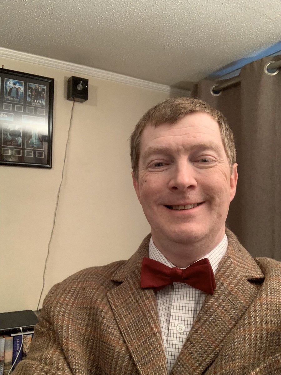 TheGingerDrWho's tweet image. Happy #MattMonday Wendy.

#AwesomeOutfits #BowTiesAreCool #11thDoctor #DoctorWho #Geronimo