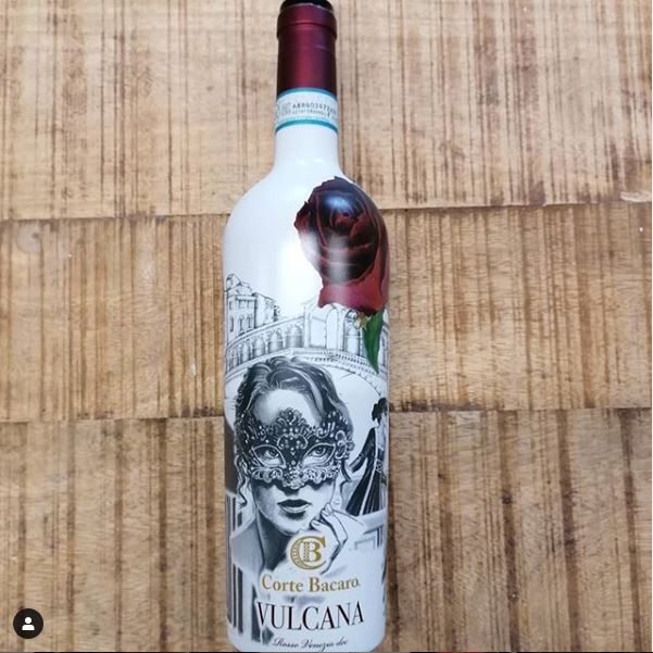 Some nice labels from last Mediterranean wines tasting part.4
with Corte Bacaro - Vulcana 2017 - Venezia

#wine #labels #tastedwine #cortebacaro #vulcana #italy #venezia #rose #mask #andreaslarsson #bestsommelieroftheworld
