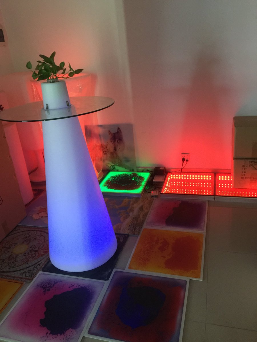 Rainbowcen88's tweet image. Indoor outdoor Led glowing cocktail table for party/events more products pls visit:
efunetech.en.alibaba.com/LED_Chair_Stoo…… Whatsapp:+8618566765098. KTV and cafes used, #furiture #partydesign #ledsofas #KTV #bar #chairs#party #indoorfurnitures #outdoorparty #2020bar #gyro #gyrochairs #ledchair