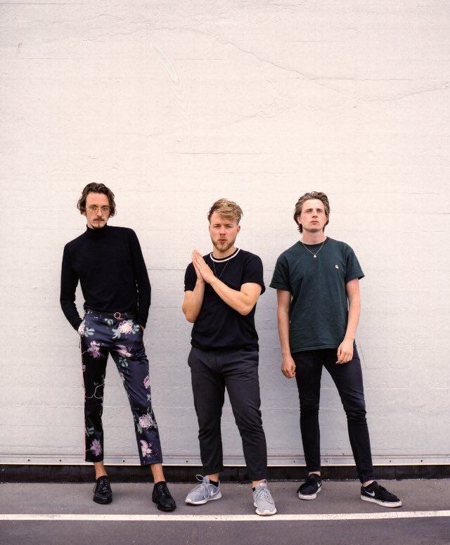 Hi! Amidst this crazy situation we find ourselves in, VIDEO CALL (a song we wrote last summer) suddenly seems to fig perfectly :S

Out April 3, 2020

Love! Stay home!