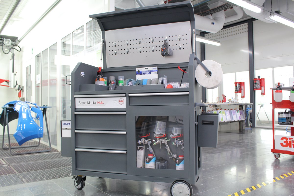 #Carrosserie - R-M lance la servante mobile SMART MASTER HUB, l'assistant idéal pour optimiser toutes les opérations de carrosserie ambulatoire
Pour en savoir plus 👉 bit.ly/3adKSYQ
<a href="/RefinishNews/">BASF Refinish News</a> @BASF_FR #coatings