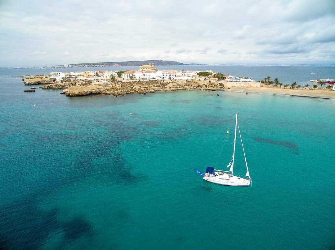 Venga ánimo a todos 💪💪!!! Que dentro de nada estamos disfrutando ⛵️ de nuevo de nuevo de este paraíso 🏝!!!! #tabarca #isladetabarca #alicante #costablanca #costablancaorg #fanauticclub #reservamarinadetabarca #cleanseas #santapola #campello #marmediterraneo #madrid #ibiza