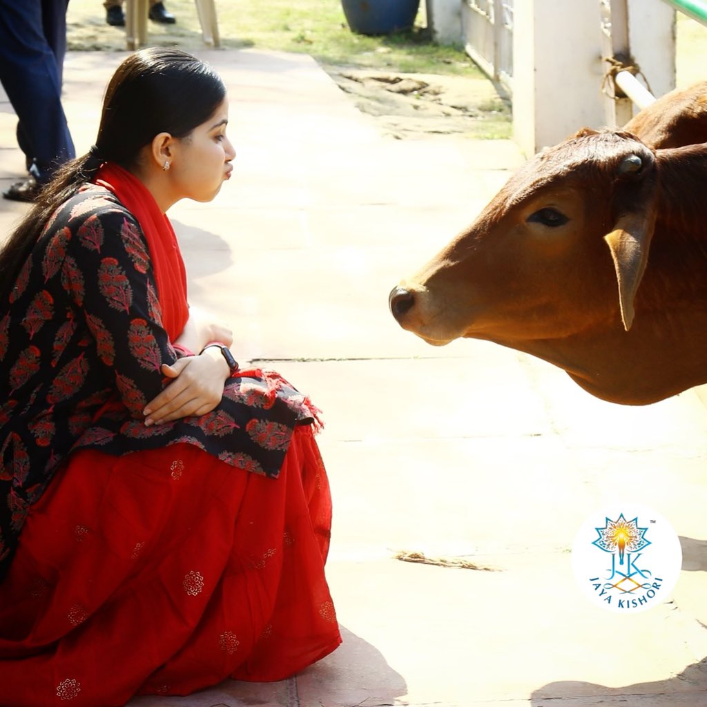 Some things just fill your heart 
without trying ♥️
.
.
.
#loveforanimals #purelove #selflesslove #iamjayakishori #spirituallife #lovethem #animallovers #peta #bethechange #motivationalspeaker