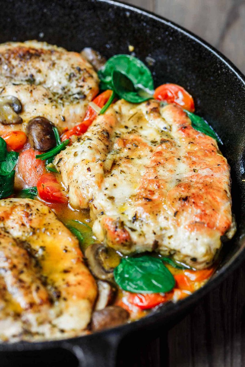 CookLand_info's tweet image. Italian skillet chicken with mushrooms and tomatoes. Simple chicken breast recipe cooked in white wine with mushrooms and tomatoes.
&amp;gt;&amp;gt;&amp;gt; facebook.com/CookLand01/pos…