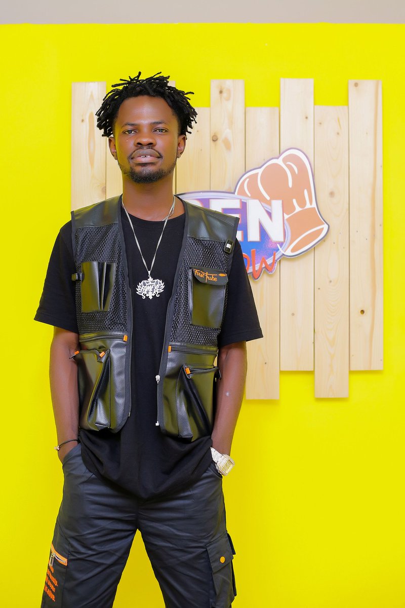 abenshowtv's tweet photo. He is best known for his hit single "Nothing I Get". 
He is a Ghanaian 🇬🇭 rapper and musician,
Peter Famiyeh Bozah is his real name but popularly known in the music industry as @fameye_music
Ladies and Gentlemen, let us welcome our chef this week on your favorite cooking show. https://t.co/nQYqixOZpl