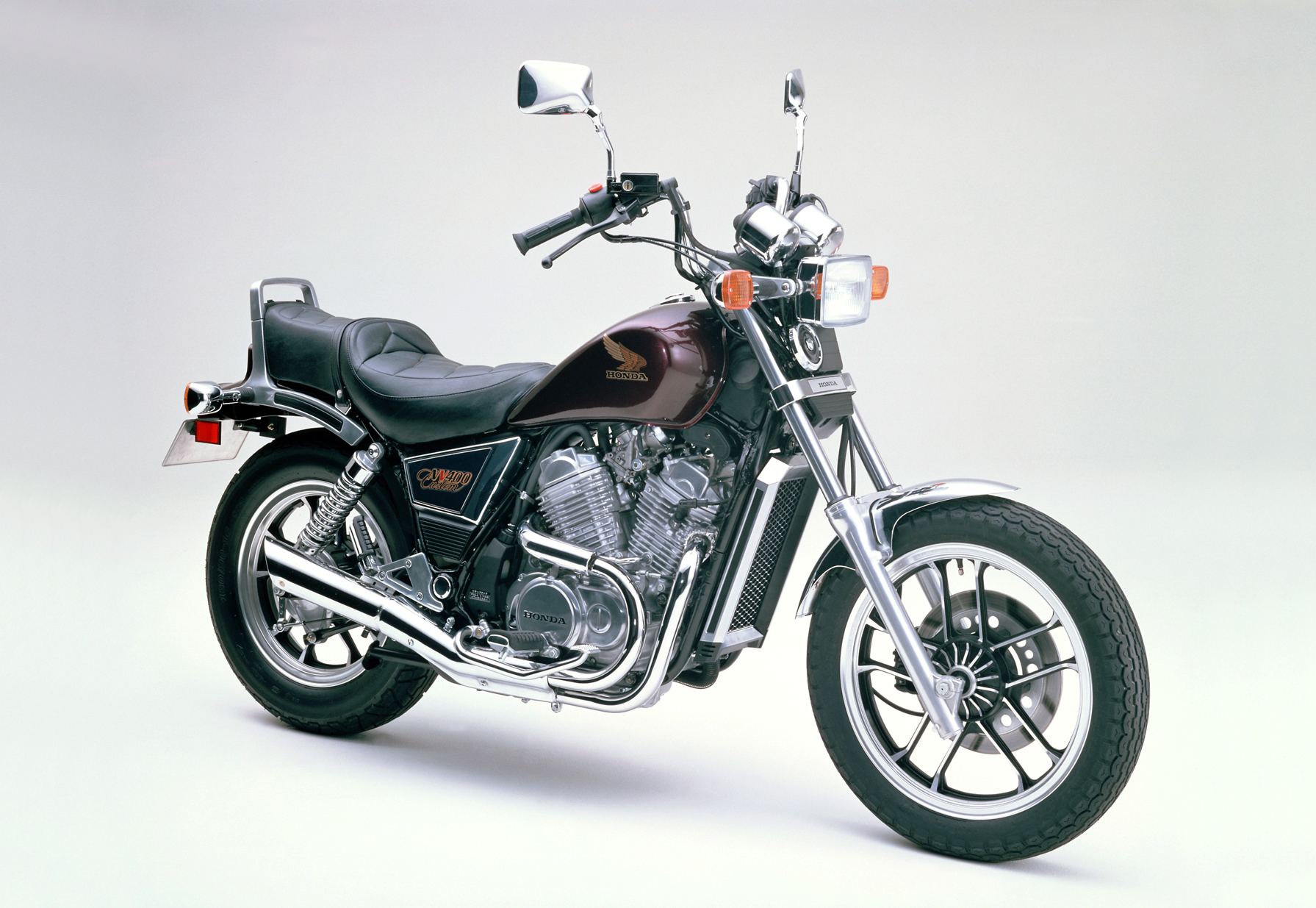 Twitter 上的 Honda History 歴代ホンダバイク 1980年代 Nv400 Custom 19年3月 水冷 4サイクル 横置52度v型2気筒エンジンを搭載した アメリカンスタイルのスポーツバイク Nv400カスタム 誕生 水冷4サイクルv型2気筒sohc 排気量399cc 最高出力 Twitter 上的 Honda History 歴代ホンダバイク 1980年代 Nv400 Custom 19年3月 水冷 4サイクル 横置52度v型2気筒エンジンを搭載した アメリカンスタイルのスポーツバイク Nv400カスタム 誕生 水冷4サイクルv型2気筒sohc 排気量399cc 最高出力