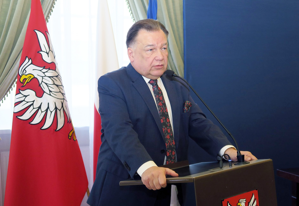 SejmikMaz's tweet photo. 📢 Marszałek @StruzikAdam dziękuje pracownikom #UMWM i samorządow. jednostek organizac.
💬Rozpoczynamy 2. tydzień pracy w szczególnych warunkach spowodowanych pandemią wirusa SARS-CoV-2. To sytuacja szczególna, z którą nie spotkaliśmy się dotąd nigdy... ➡️https://t.co/oaXXXoigmN https://t.co/PzKDJNVxf5