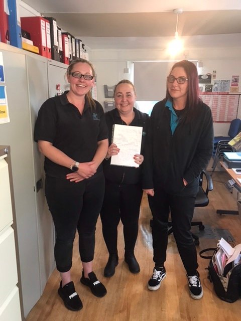 LlantwitMajorSc's tweet photo. Mrs Savagar delivered 8U’s letters to Awelon Healthcare Nursing Home Friday afternoon. The staff there were so touched that our students are thinking of them.
#llantwitlove  #schoolforthecommunity  @LlantwitMajorSc https://t.co/61tdQoSfZm