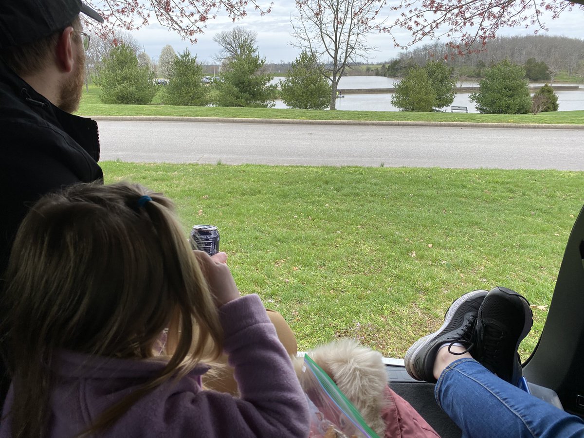 _kristilou's tweet photo. Windy and cold yesterday, so we went for a picnic in the back of the SUV at Lake Reba #TogetherKy #TeamKentucky https://t.co/j3eQ13R5Ws