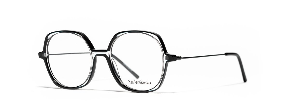 Model Kaori👉Clearly a masterpiece design (Ø51) is an extremely beautiful shape, with a really elaborated lamination. Combines clear and solid colors to give a powerful presence to the frame.
👉 Available in 4 different colours! xaviergarcia.design/en/search/kaori
#eyewear #design #stayhome