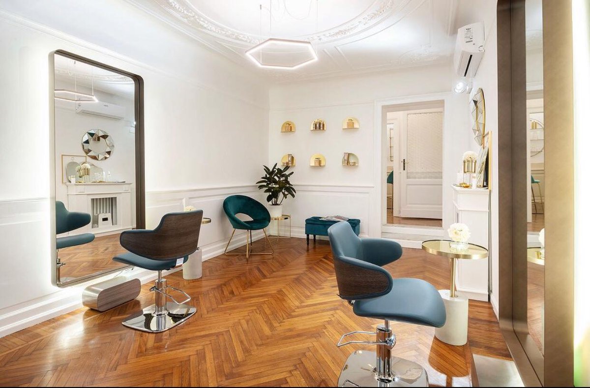 #malettiintheworld
Elegance, wide spaces and unique furnishing for Cosimo Mazzeo Hairdesign in Milan.
Thanks for choosing the #design of #Maletti's Green Hug styling units and Green star Class wash units.

#malettigroup #professionalfurnishing