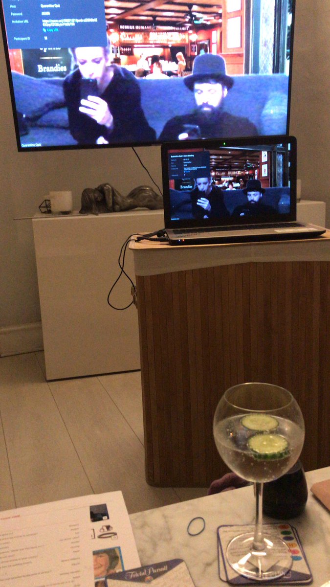 LindsayKutner1's tweet image. We hosted a online pub quiz via Zoom! New thing every Sunday at 7.30 #coronavirusuk #sundaypubquiz