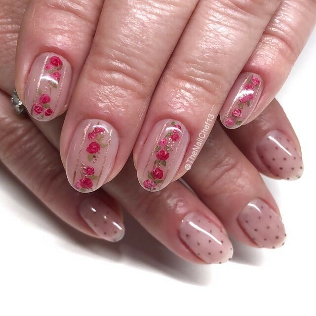 Nailstyletweets's tweet photo. #Springflowers to brighten up your day! 💐⠀
⠀
#Handpainted nails by @ TheNailChef13 on #Nailstyle ⠀
⠀
#pinknails #foilnails #gold #Jewelnails #jewelrynails #musthave #nailcrush #nails4yummies #gelnails #bespoke https://t.co/WYz7xn0pKB https://t.co/b5c4vQDEGB