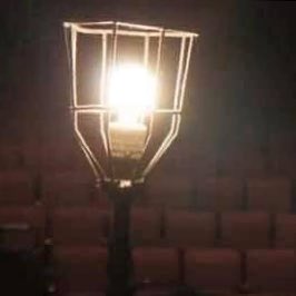 TheatreUnbound's tweet photo. #ghostlight #NewProfilePic #theshowwillgoonagainsomeday https://t.co/3d86X1toi9