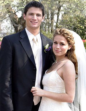 ships_polls's tweet photo. 🏆FANDOM AWARDS 2020- ROUND 1 🏆
(3 Hours to vote)
"Favourite TV Wedding"

RT FOR Nathan and Haley Wedding 
LIKE FOR Ezra and Aria Wedding https://t.co/2ywsogzd0B