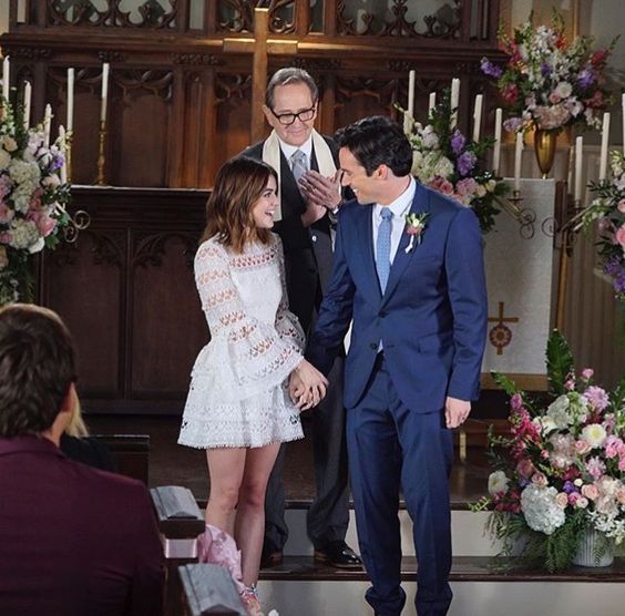 ships_polls's tweet photo. 🏆FANDOM AWARDS 2020- ROUND 1 🏆
(3 Hours to vote)
"Favourite TV Wedding"

RT FOR Nathan and Haley Wedding 
LIKE FOR Ezra and Aria Wedding https://t.co/2ywsogzd0B