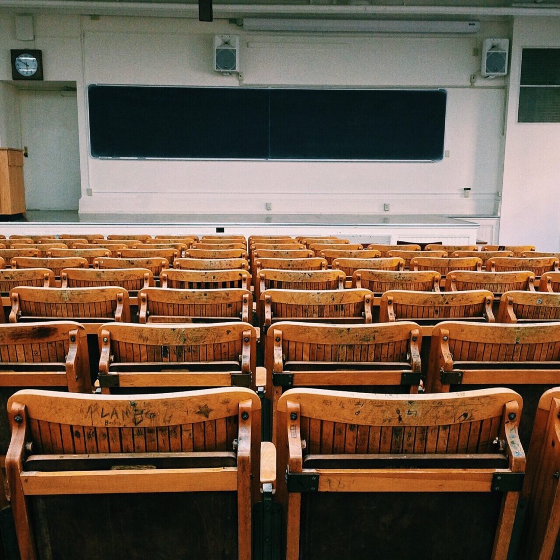 ProfMarkStein's tweet photo. pls RT #Nichtsemester
In this global pandemic, students & lecturers worry ab summer term. Let's have a 'No-Semester’!
We teach & study, research & admin, but SUSPEND the old Normal (credit pts, teaching hrs etc)
SUSPEND & TRANSFORM THE #TEACHINGMACHINE
https://t.co/aWjE2Efmrd https://t.co/5ilp55iyIa