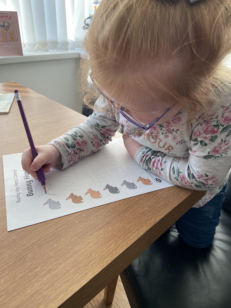 robyn_english's tweet image. @wooltonprimary summer loving practicing her pencil control and writing her name #WPSnursery #WPShomelearning
