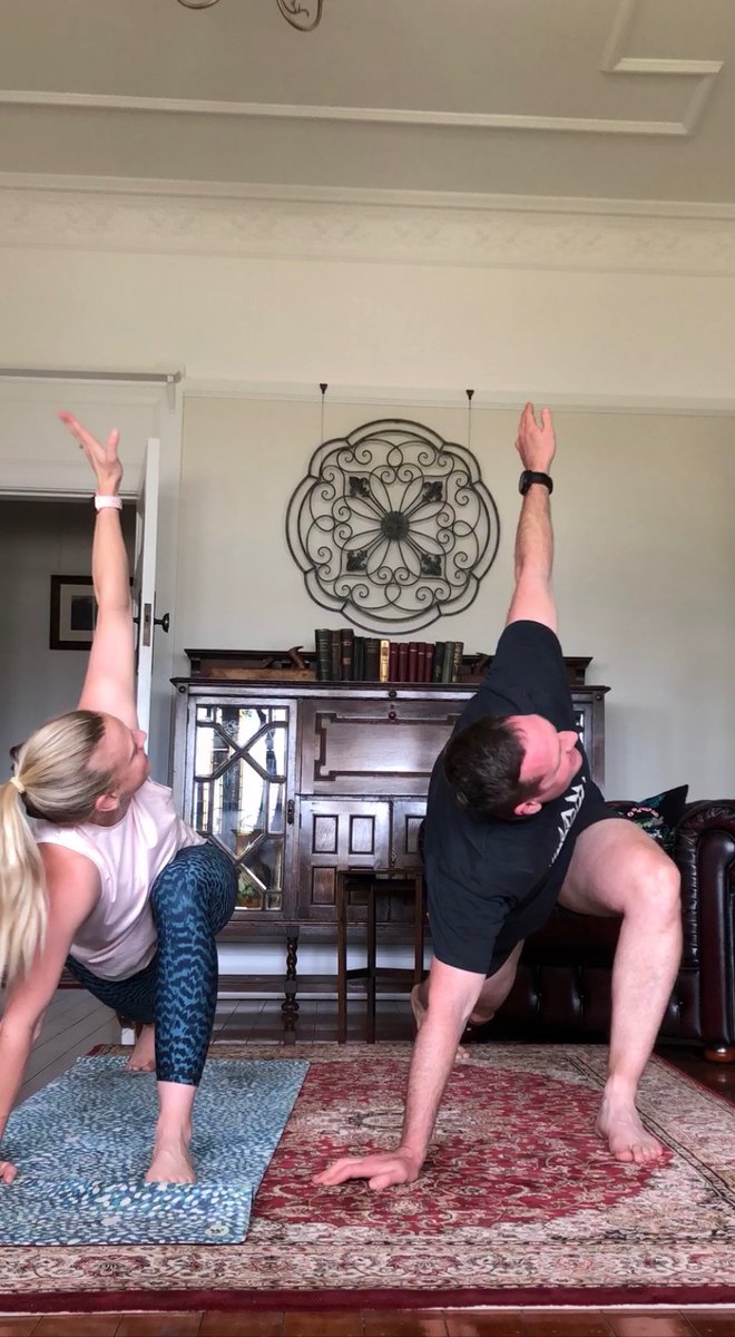 EatPrayWorkout's tweet photo. The solution to #homeworkouts during #covid19 - #LesMills classes at home! I LOVE IT! https://t.co/KMkTigcQQb https://t.co/gKN3YOhOur
