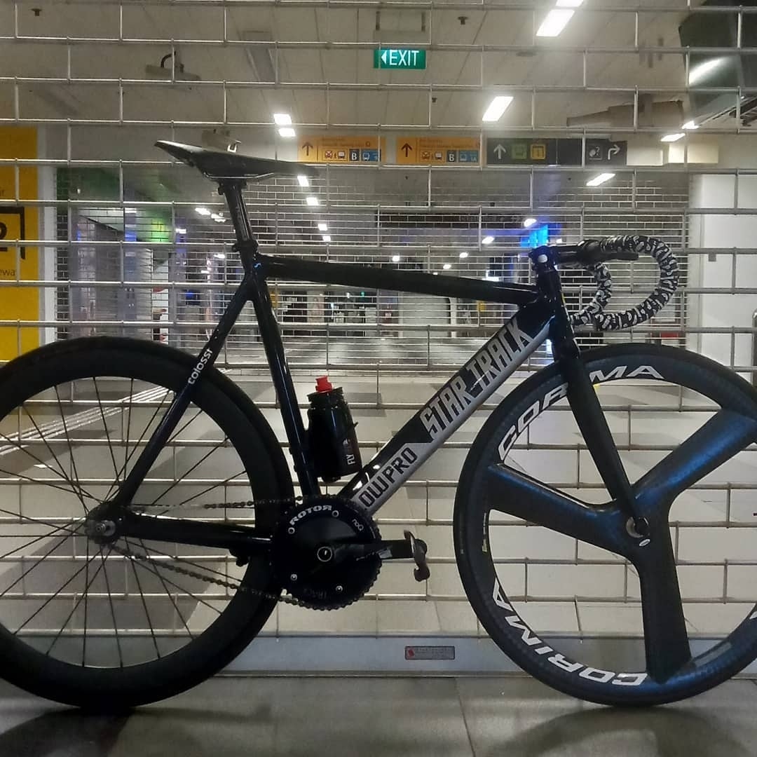 From my Instagram account @harryhorler
#fixedgear #fixie #fixed #fixedlove #fixiestyle #fixieporn #fixiefamous 
amzn.to/2JAT0db