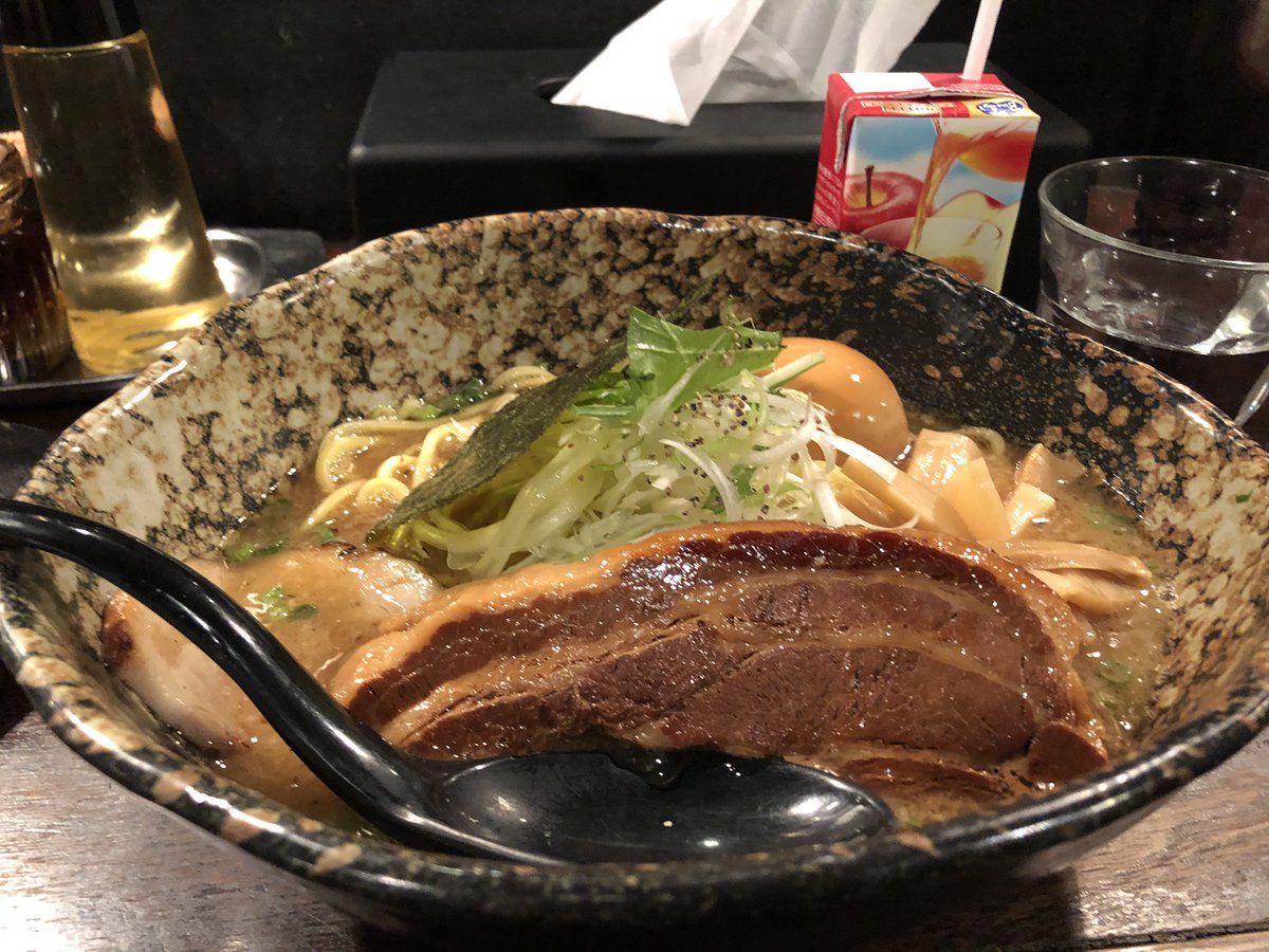 Suyama Jackson 奇跡的に学芸大学のすするすいてた 特製ラーメン 最高 Suyama Jackson 奇跡的に学芸大学のすするすいてた 特製ラーメン 最高