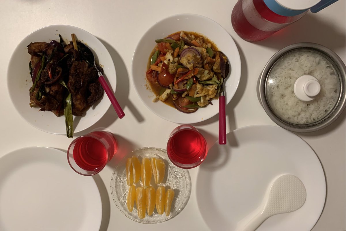 23/3/2020: Nasi + ayam masak bali + sayur campur masak tomyam + buah oren + air sirap for dinner today 