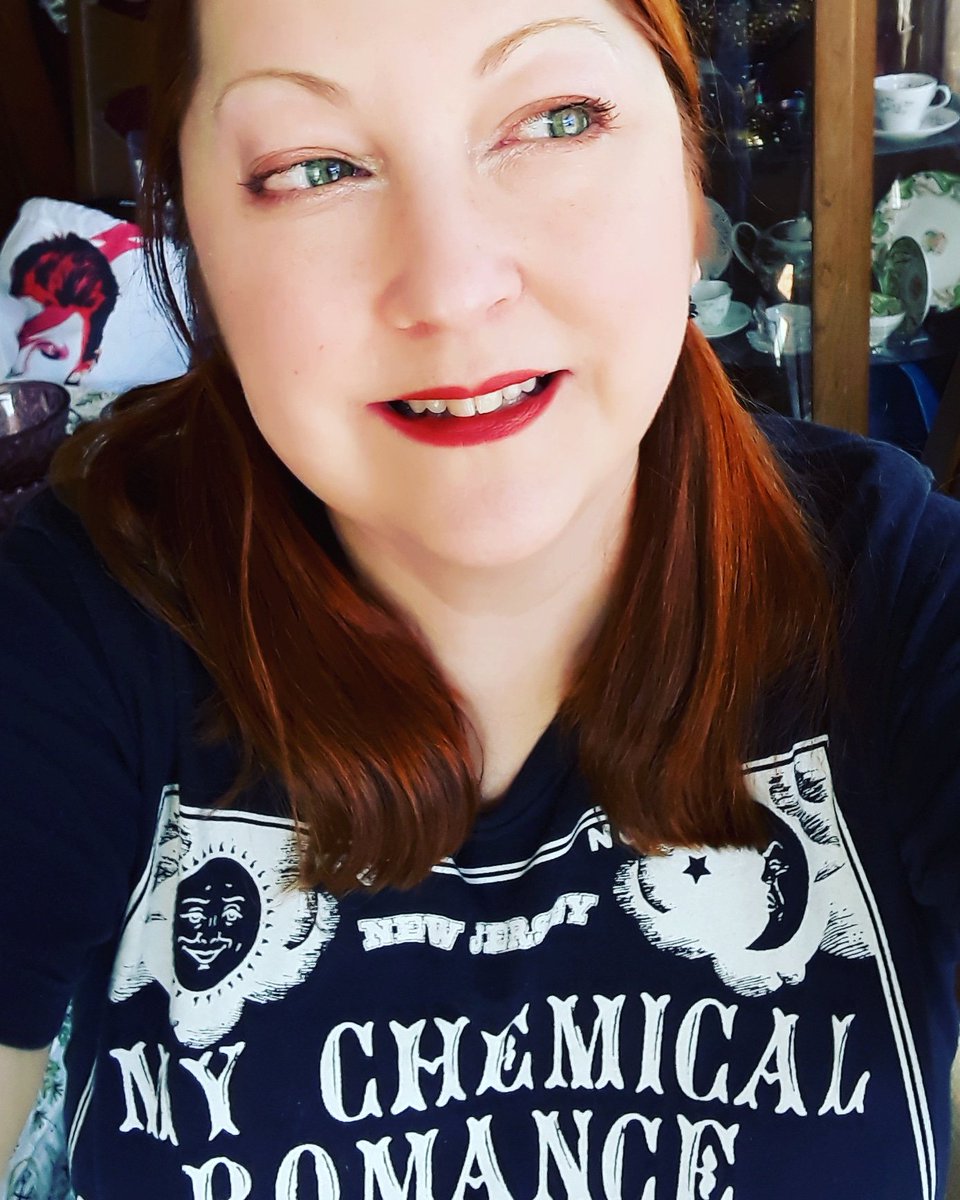 When you realize that you need to stay home but you have cheese and wine in the fridge.
#LockdownNow #MondayMorning #COVIDー19 #coronavirus #StayAtHome #StayHome