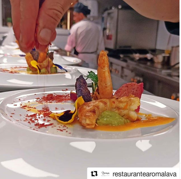 adisacooking's tweet photo. 🌸 Let's welcome spring with this beautiful plate out of @restaurantearomalava kitchen!
🌸Este plato precioso primaveral salió de la cocina del #aromarestaurant del hotel #lavabeach
🌸 Bienvenue au printemps avec ce beau plat du restaurant Aroma ! 🌸#cocinasmediterráneas https://t.co/RnBcI9qwEe
