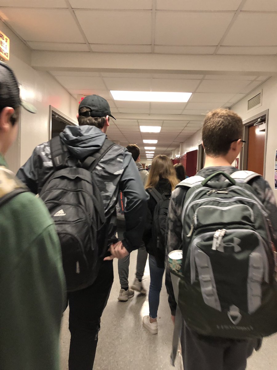 Mr Short No Twitter Missing The Halls Of School Here Are Three Pov Shots 5 0 5 6 6 0 Select Your Height Put Your Airpods In Pretend You Re Changing Classes T Co Mp0foyaa1i
