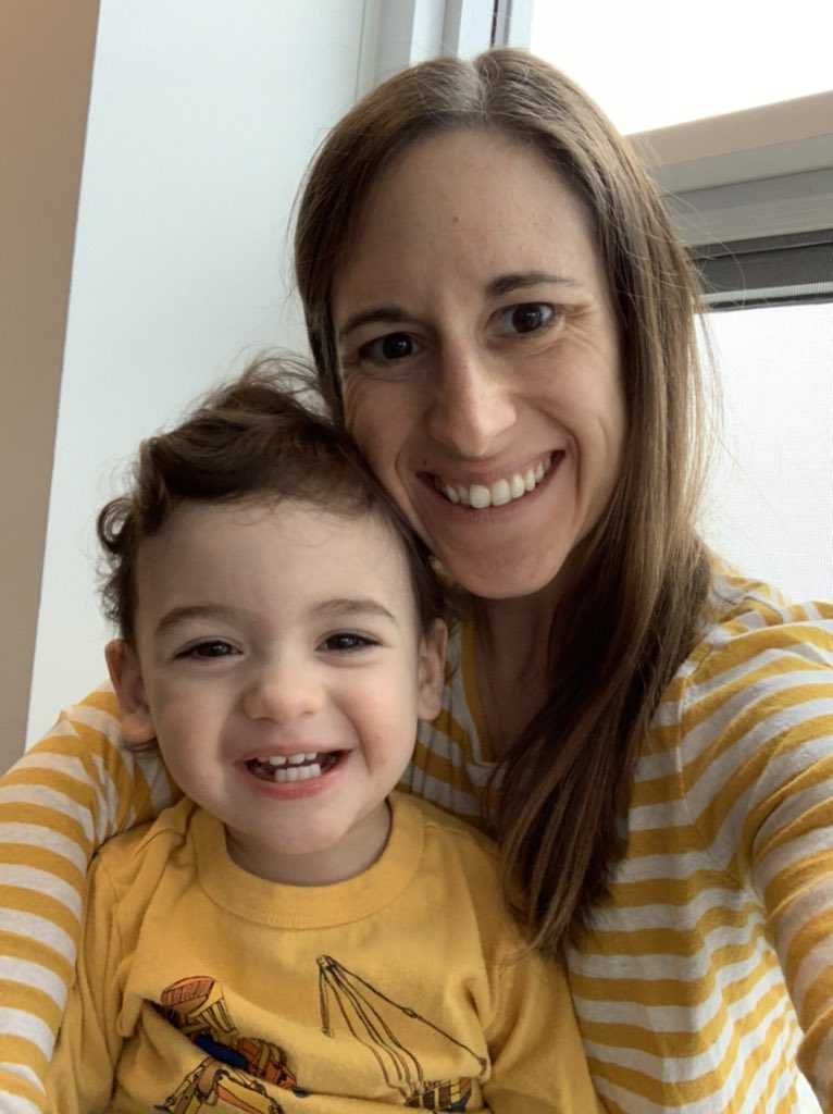 FirstiesAtWork's tweet photo. Happy Monday Farmingdale Family 💙💛 We are wearing our gold and blue (jeans) today to celebrate week two of learning remotely!!! Sending you lots of ❤️ from 🇨🇦! https://t.co/SzjQSl7LOw