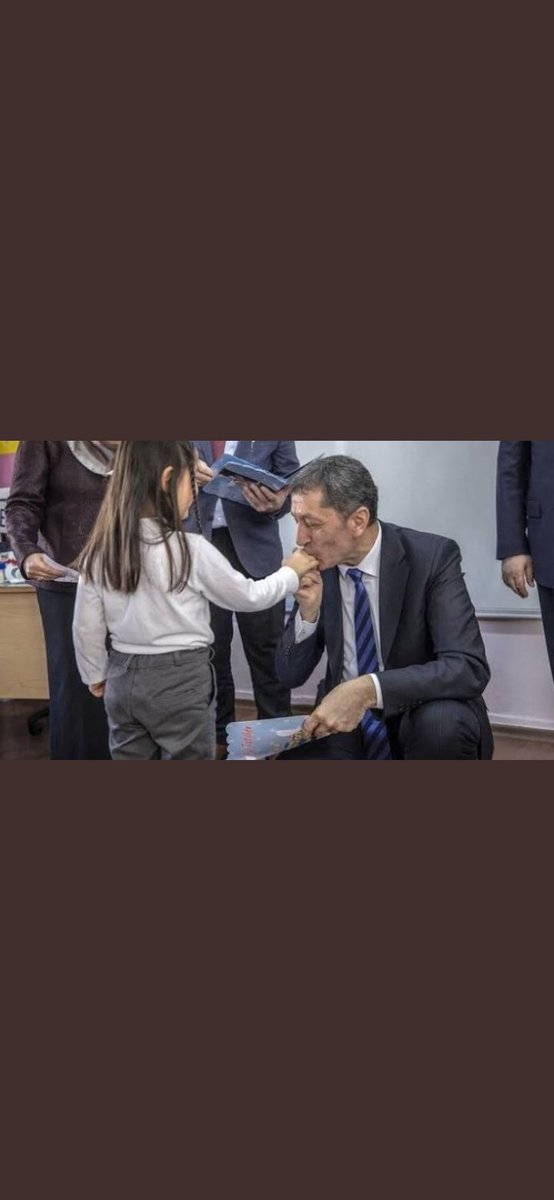 #ZiyaSelçukİyikiVar

Sayın  Bakanımız

MEB bakanlığına sizlerin gelmesiyle Eğitimde büyük değişmeler yaşandı
Eğitim camiasına umut oldunuz

Bizler biliyoruz ki bu geminin dümeninde siz olduğunuz sürece bu gemi daha güvenli yol alacaktır
<a href="/ziyaselcuk/">Ziya Selçuk</a> @hmzaydg <a href="/RTErdogan/">Recep Tayyip Erdoğan</a> <a href="/tcmeb/">Millî Eğitim Bakanlığı</a>