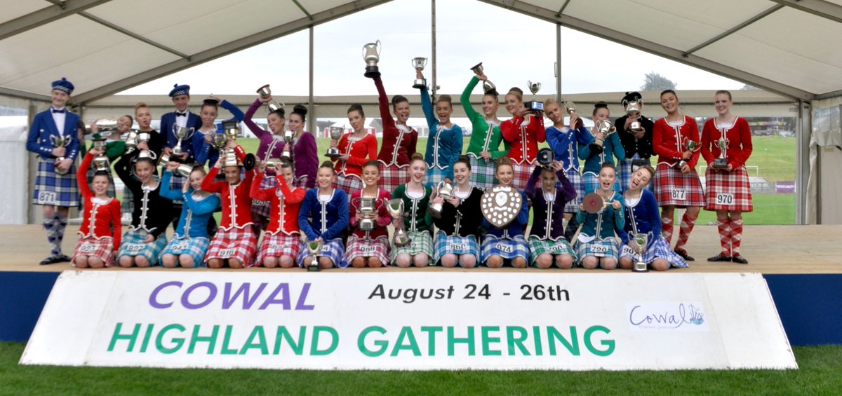 cowalgathering's tweet photo. Oh dancers! You know the days when you say 'look straight ahead at the camera and smile' and NOBODY listens? https://t.co/BLYq4o2xNv