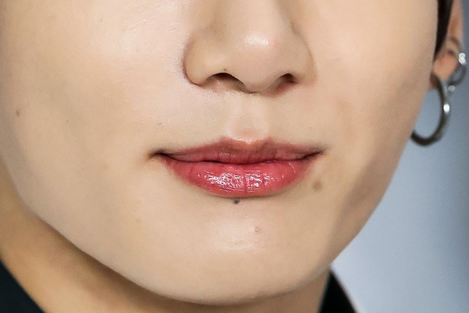 jungkook’s cupid bow a thread 