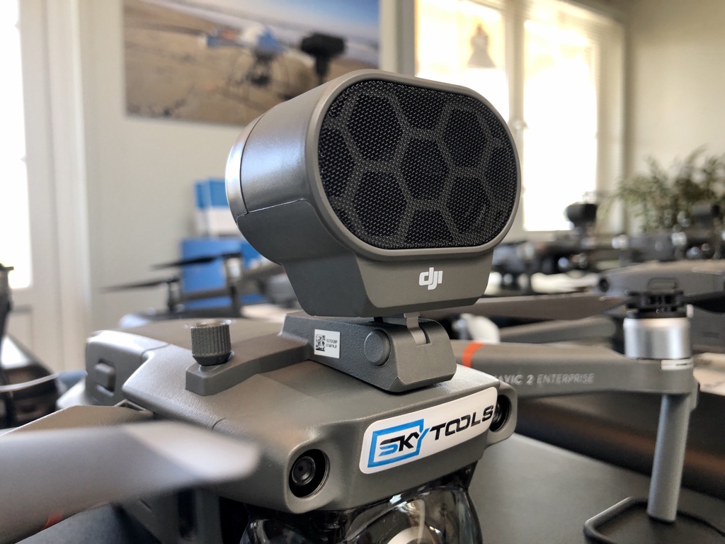 wdejager's tweet image. Opnamen maken voor item over speakerdrones in @EditieNL (vanavond vanaf 18:15 op RTL 4) - ook hier houden we 1,5 m afstand aan! #Dronewatch #Skytools